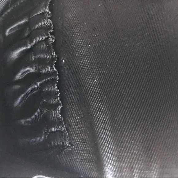 Hand Embroidered Asian Silk Wallet. Size 4.5x3.5 Floral Embroidery. - Picture 6 of 7